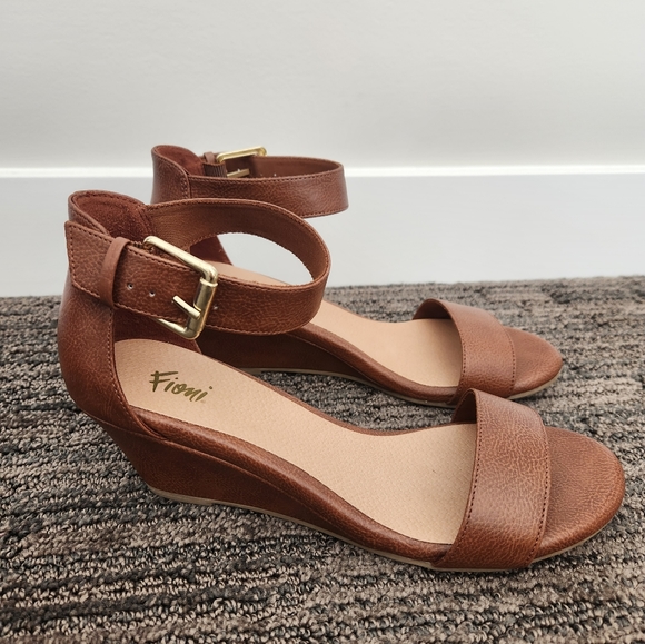 Tan Paige Fioni sandals Size 9 - Picture 7 of 9